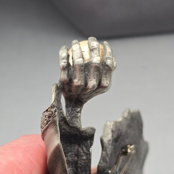 Vintage JJ Wizard Brooch 3.5"x2.5" Pewter Tone Imitation Pearl Crystal Ball - Picture 4 of 8